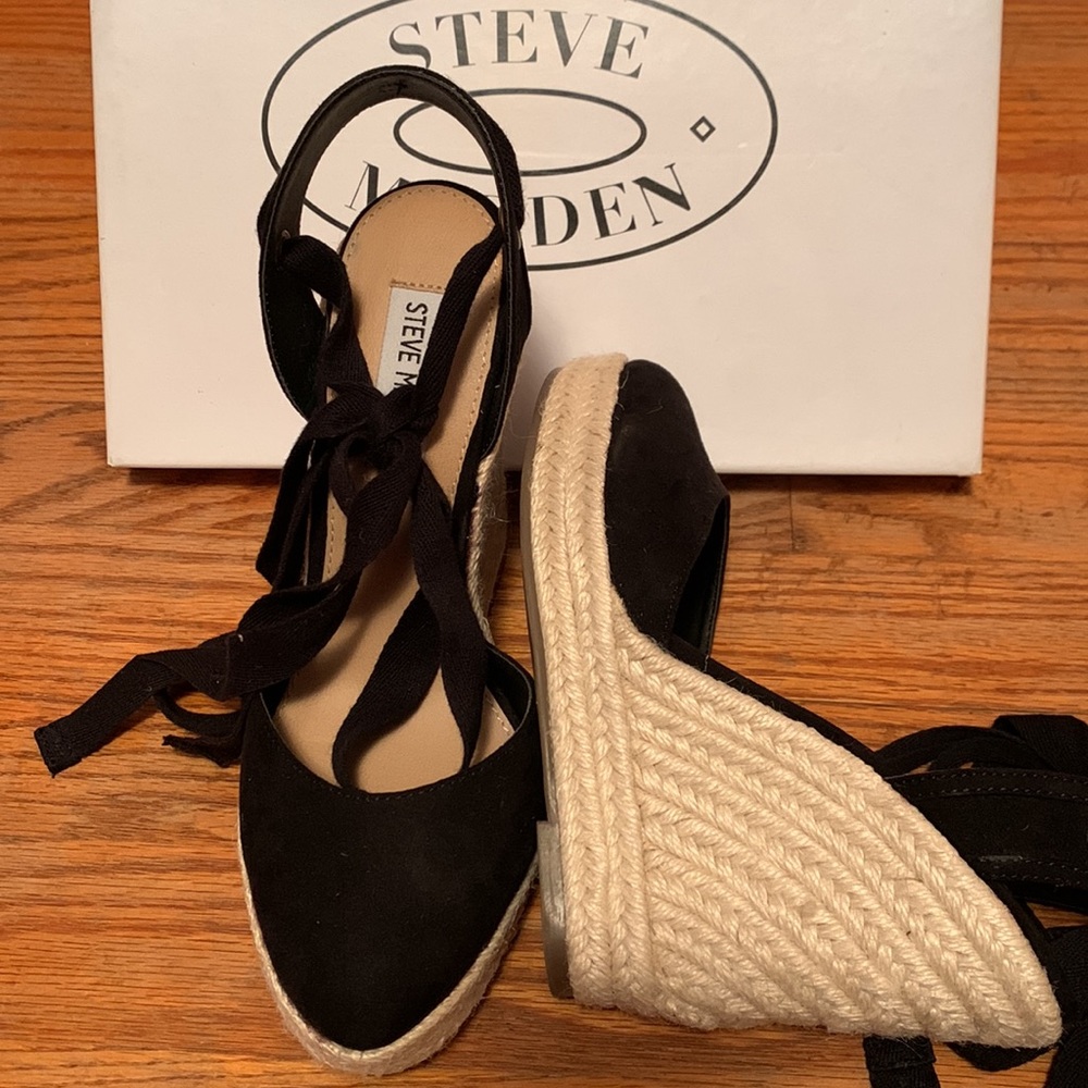 Steve Madden Wedge sandals with ribbon ties. Size 6 1/2. New in original box